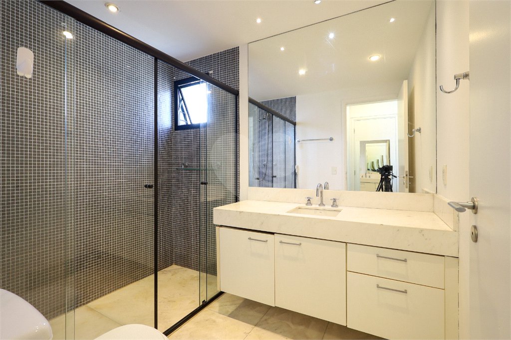 Apartamento à venda com 3 quartos, sendo 2 suítes, em Brooklin, São Paulo, SP
