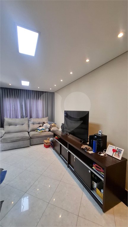 Sobrado à venda com 3 quartos, sendo 1 suíte, em Vila Constança, São Paulo, SP