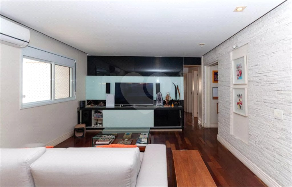 Apartamento para alugar com 3 quartos, sendo 1 suíte, em Água Branca, São Paulo, SP