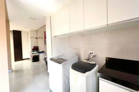 Sobrado à venda com 3 quartos, sendo 1 suíte,  em Residencial Jardim Nathália, Sorocaba, SP