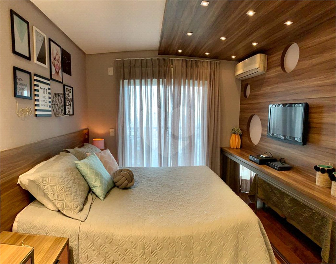 Apartamento à venda com 4 quartos, sendo 3 suítes,  em Santana, São Paulo, SP