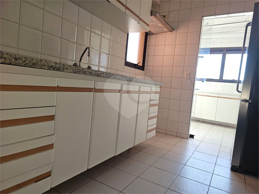 Apartamento para alugar com 3 quartos, sendo 1 suíte, em Alto da Boa Vista, São Paulo, SP