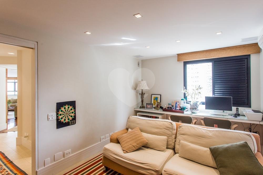 Apartamento à venda com 3 suítes em Campo Belo, São Paulo, SP