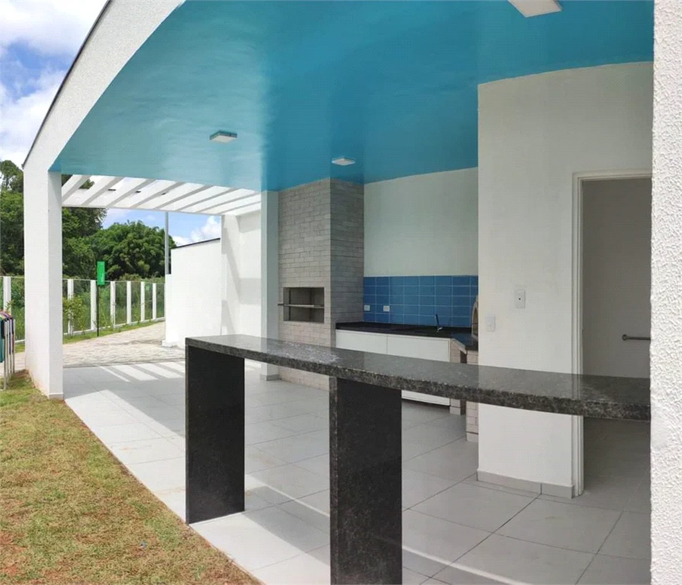Casa à venda com 2 quartos no condomínio Sindona Parque 1, Cotia - SP
