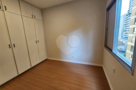 Apartamento à venda com 4 quartos, sendo 1 suíte,  em Pinheiros, São Paulo, SP