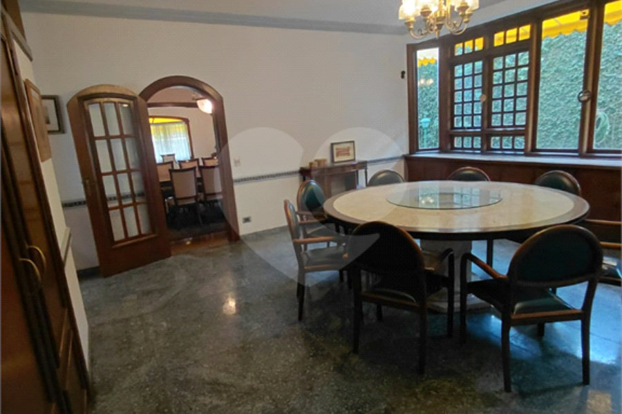 Casa à venda com 4 suítes no condomínio Ville Bourghese, São Paulo - SP