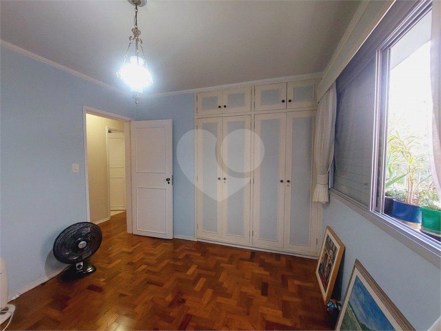 Apartamento à venda com 3 quartos, sendo 1 suíte,  em Jardim Paulista, São Paulo, SP
