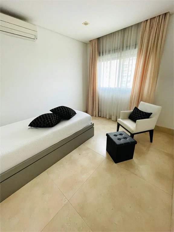 Apartamento à venda ou para alugar com 2 quartos, sendo 1 suíte,  em Parque do Morumbi, São Paulo, SP