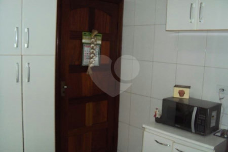 Sobrado à venda com 3 quartos, sendo 1 suíte,  em Jardim Pinheiros, São Paulo, SP