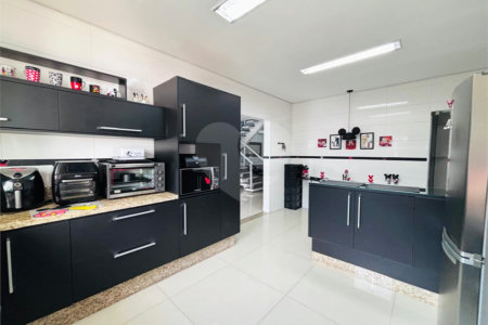 Casa à venda com 4 quartos, sendo 2 suítes, no condomínio Carmen Blanco, Sorocaba - SP