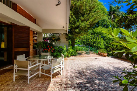 Casa à venda com 4 quartos, sendo 1 suíte,  em Jardim Leonor, São Paulo, SP