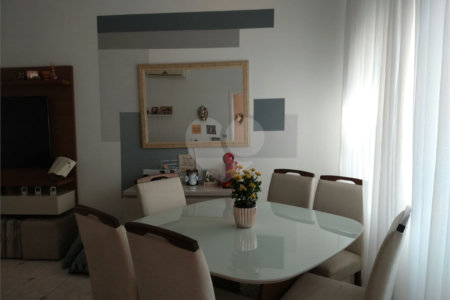 Casa à venda com 3 quartos, sendo 1 suíte, em Jardim Peri, São Paulo, SP