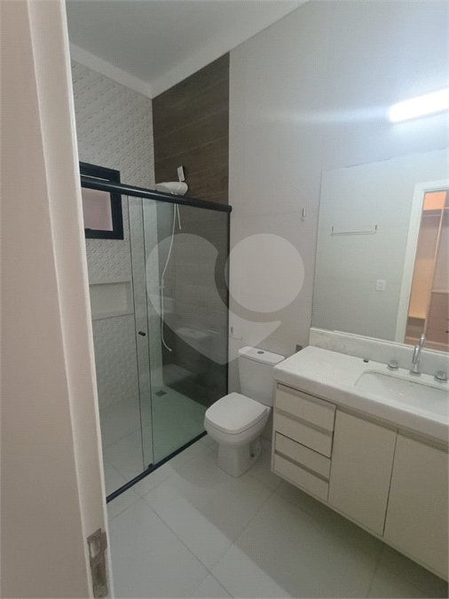 Casa para alugar com 3 quartos, sendo 1 suíte, no condomínio Recanto dos Paturis, Vinhedo - SP