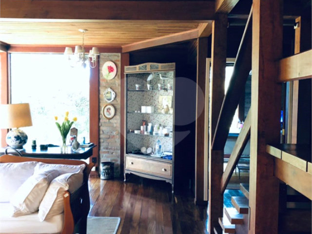 Sobrado à venda com 3 quartos, sendo 1 suíte,  em Roseira, Mairiporã, SP
