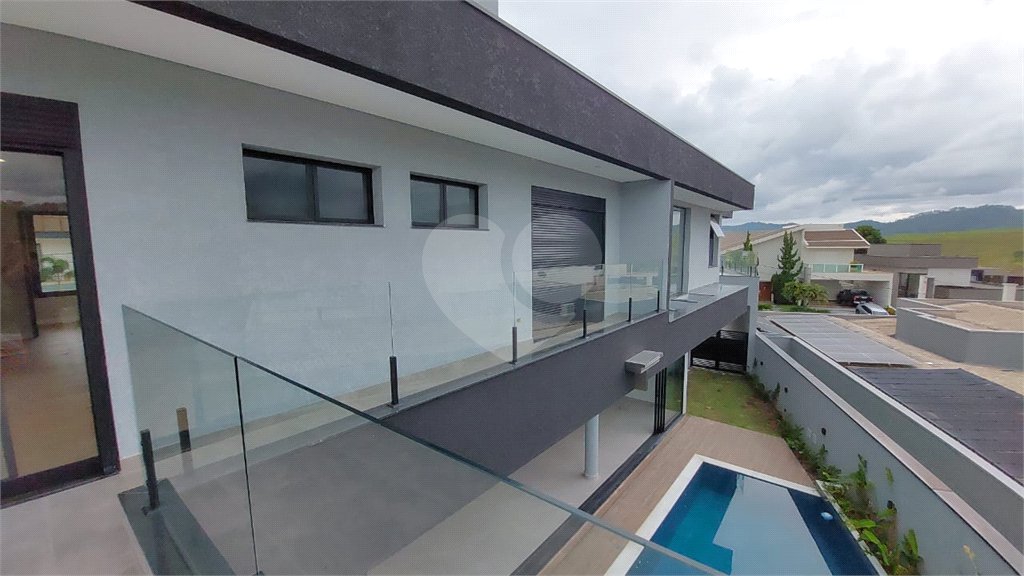Casa à venda com 5 suítes no condomínio Figueira Garden, Atibaia - SP