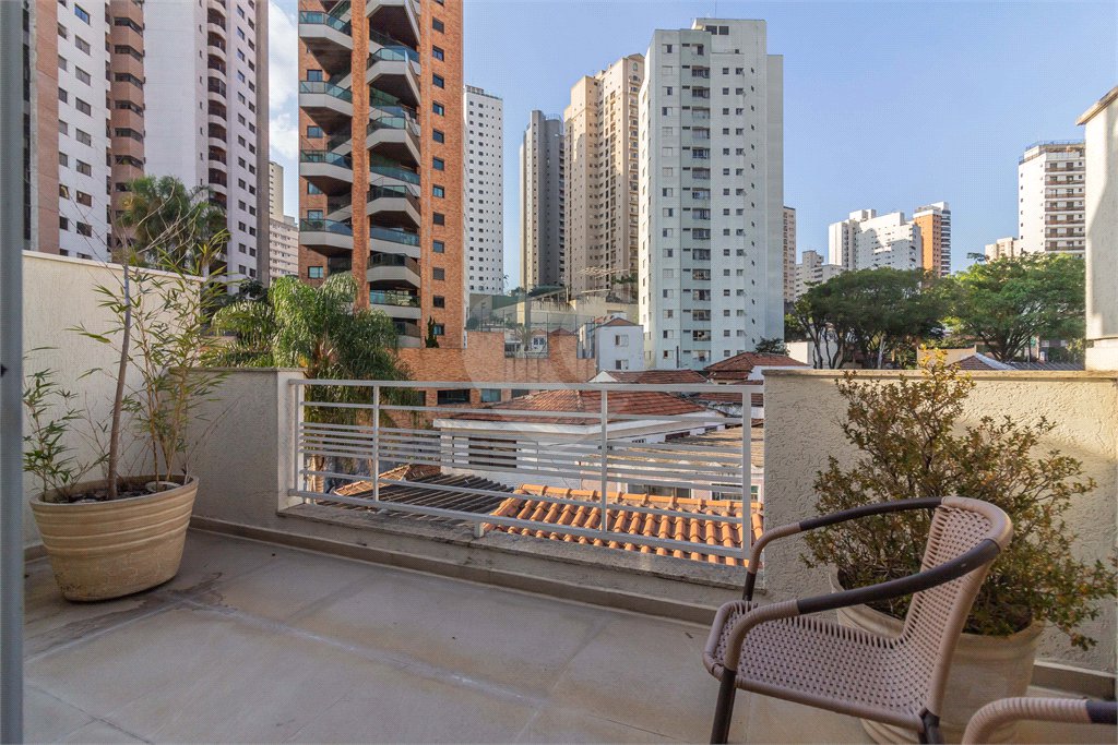 Sobrado à venda com 4 suítes em Santana, São Paulo, SP