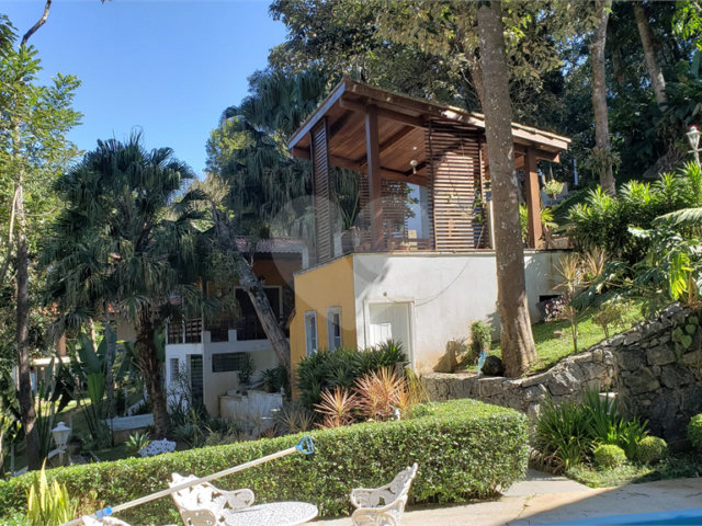 Casa para alugar com 4 quartos, sendo 3 suítes,  no condomínio Alpes da Cantareira, Mairiporã - SP
