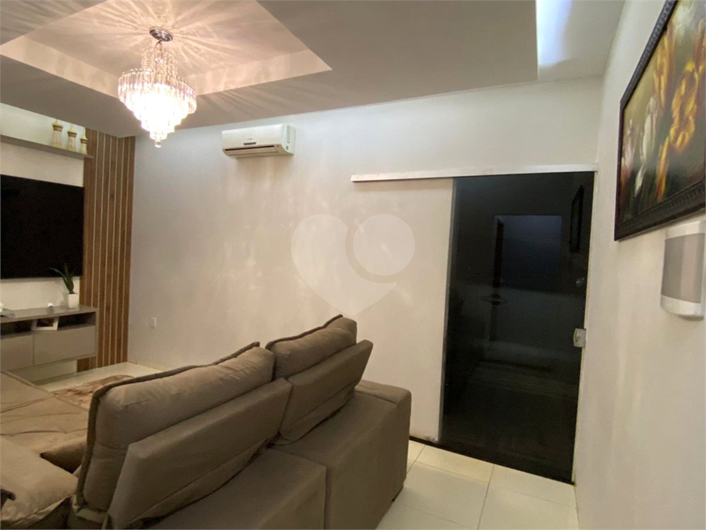 Casa à venda com 3 quartos, sendo 1 suíte, em Jardim Ibirapuera, Ponta Porã, MS