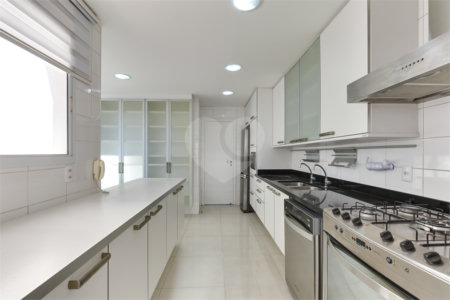 Apartamento à venda com 3 suítes em Alto da Boa Vista, São Paulo, SP