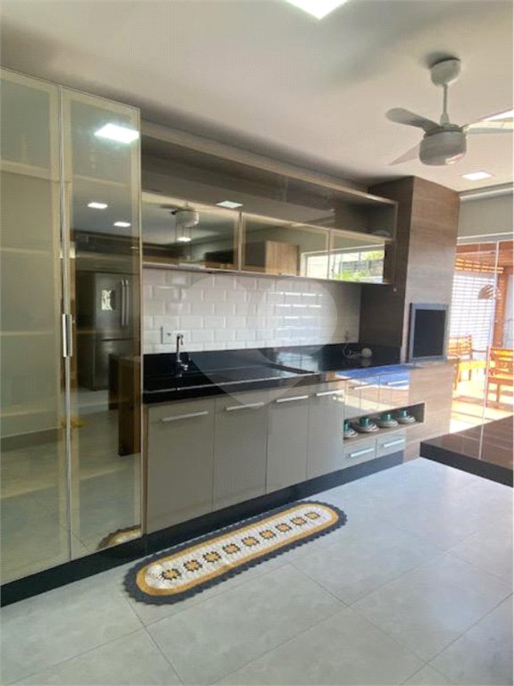 Casa à venda com 3 suítes no condomínio Campos do Conde I, Paulínia - SP
