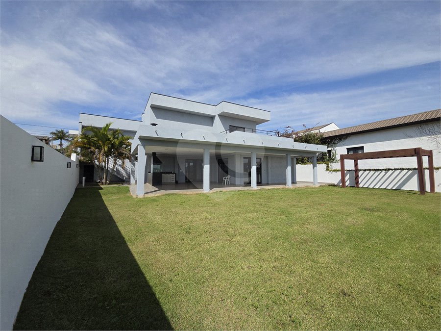 Casa à venda com 3 suítes no condomínio Village Ipanema I, Araçoiaba da Serra - SP