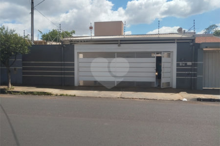 Casa Térrea à venda com 3 quartos, sendo 1 suíte, em Jardim Botânico, Araraquara, SP