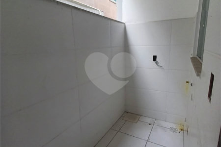 Casa à venda com 2 quartos, sendo 1 suíte, no condomínio Residencial Marlene Correia, Rio de Janeiro - RJ