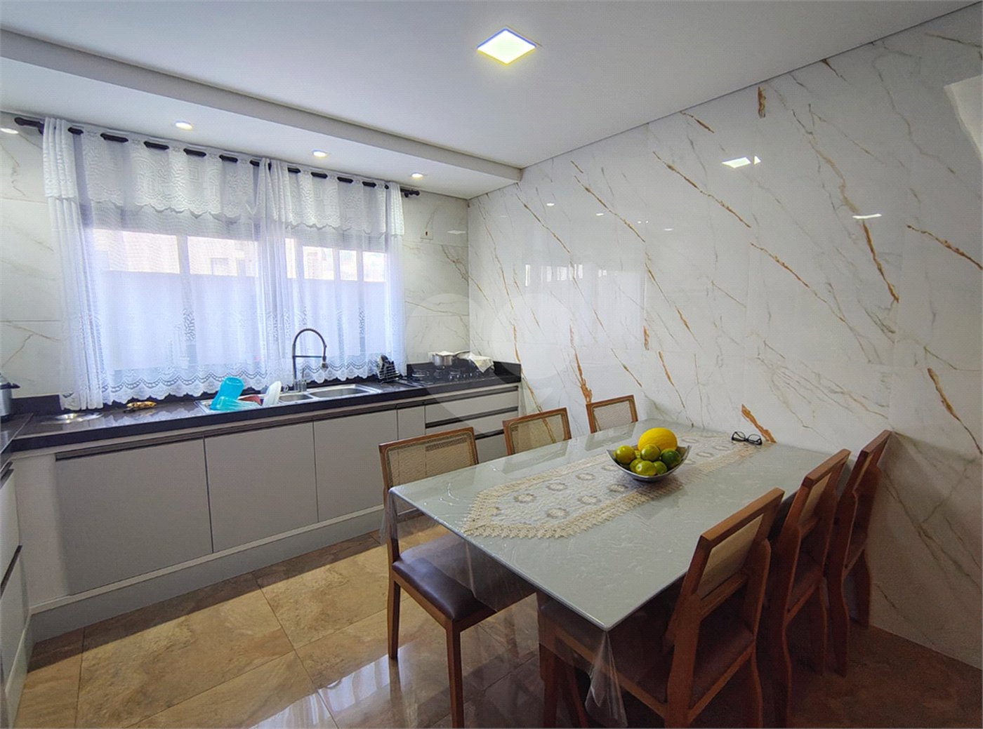 Casa à venda com 5 quartos, sendo 2 suítes, no condomínio Terras de Jundiaí, Jundiaí - SP