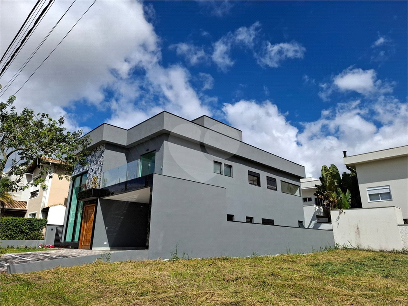 Casa à venda ou para alugar com 3 suítes no condomínio Residencial Veredas, Mogi das Cruzes - SP