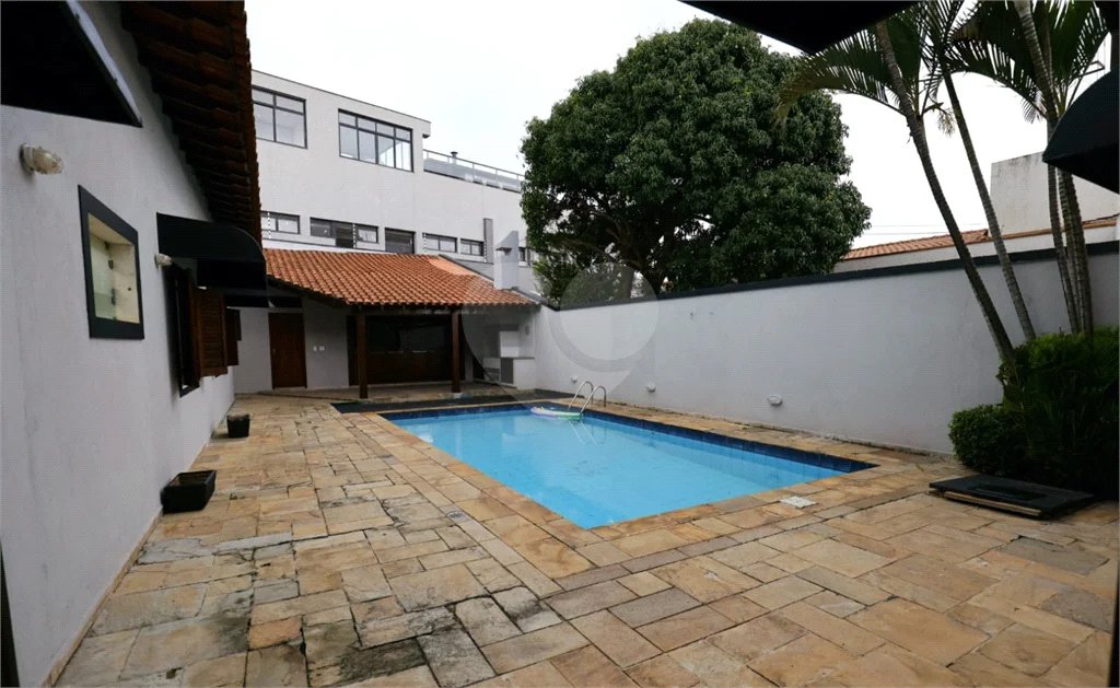 Casa à venda com 4 quartos, sendo 2 suítes, em Jardim São Bento, São Paulo, SP