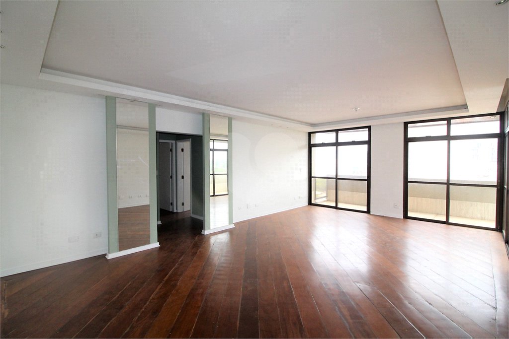 Apartamento à venda com 4 quartos, sendo 3 suítes, em Santo Amaro, São Paulo, SP