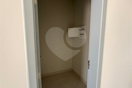 Casa à venda com 3 quartos, sendo 1 suíte, no condomínio Reserva Central Parque, Salto - SP