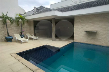 Casa de alto padrão no condomínio Golden Village