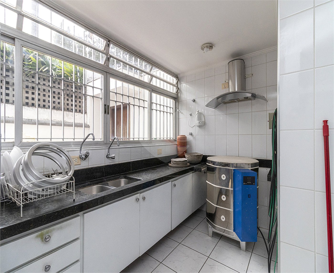 Casa à venda com 3 quartos, sendo 2 suítes, em Alto de Pinheiros, São Paulo, SP