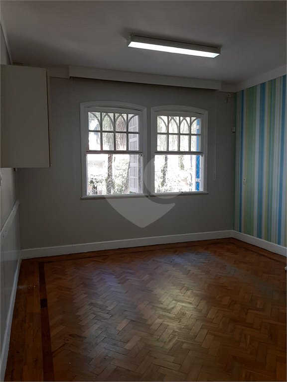Sobrado à venda com 4 quartos em Vila Mariana, São Paulo, SP