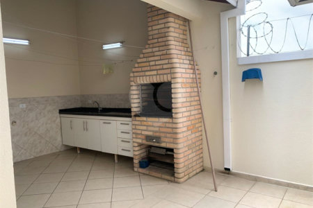 Sobrado à venda com 4 quartos, sendo 1 suíte, em Vila Campo Grande, São Paulo, SP