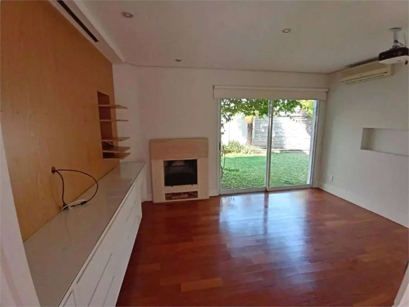 Casa à venda com 3 suítes no condomínio Solares Vila Europa, São Paulo - SP