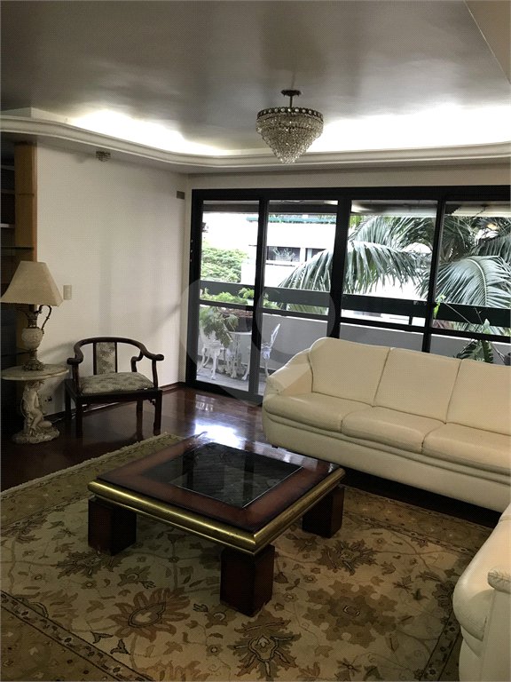 Apartamento à venda com 4 quartos, sendo 1 suíte, em Vila Uberabinha, São Paulo, SP