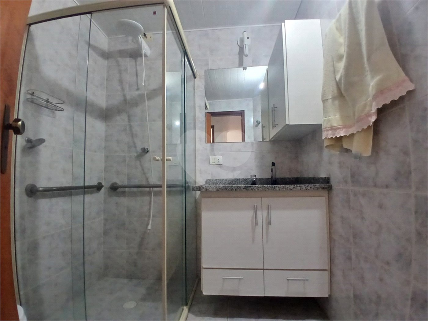 Apartamento à venda ou para alugar com 3 quartos, sendo 1 suíte,  em Jardim Flórida, São Roque, SP