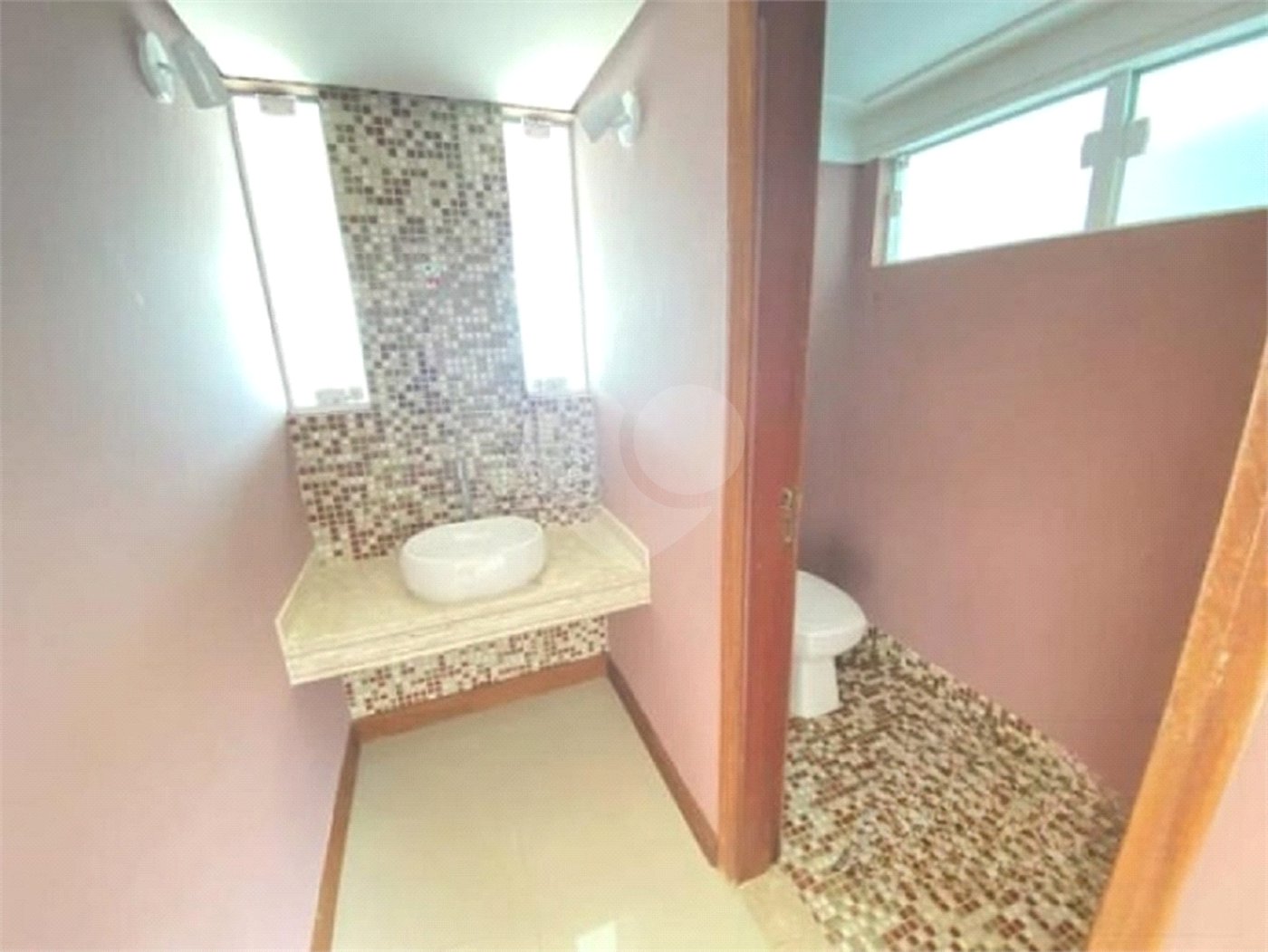 Casa à venda com 3 dormitórios, sendo 1 suite e ampla área de lazer no Jardim Brasil