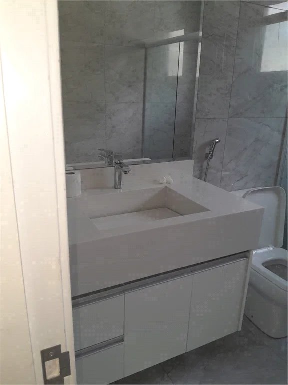 Casa à venda com 3 suítes em Moinho Velho, Cotia, SP