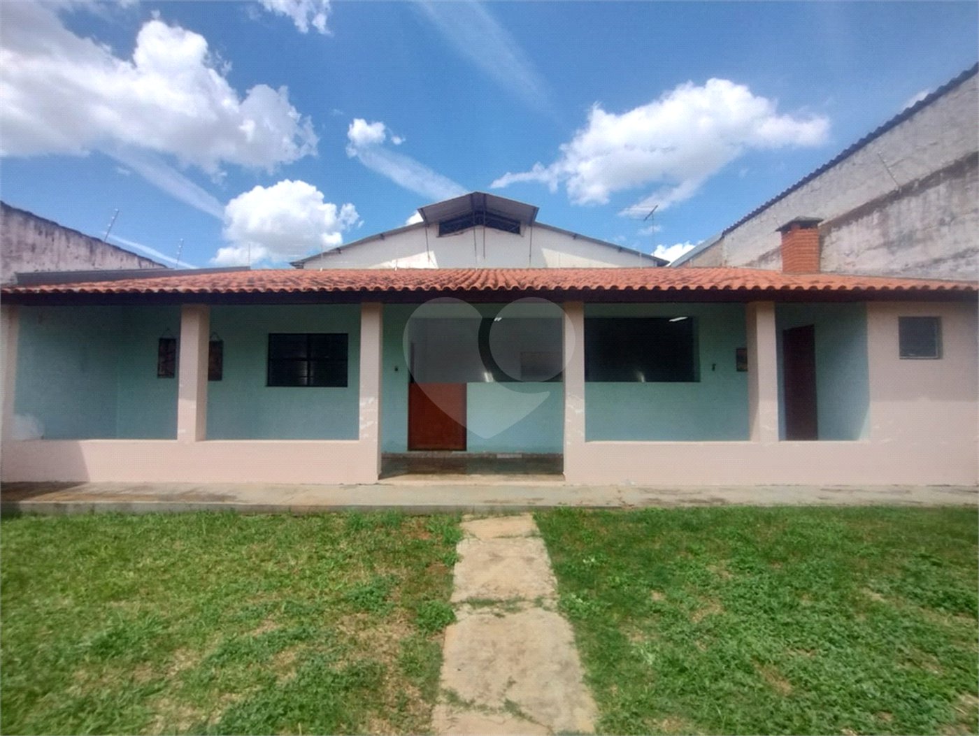 Casa à venda com 5 quartos, sendo 1 suíte, em Parque da Lagoa, Itapetininga, SP