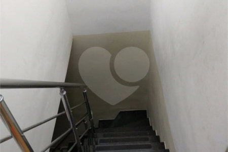 Sobrado à venda com 3 quartos, sendo 1 suíte, em Vila Santa Margarida, Ferraz de Vasconcelos, SP