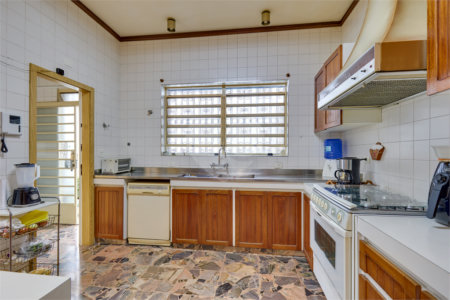 Casa Térrea à venda com 4 quartos, sendo 2 suítes, em Alto da Boa Vista, São Paulo, SP