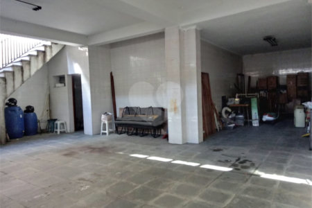 Casa Térrea à venda com 3 quartos, sendo 1 suíte, em Vila Paulicéia, São Paulo, SP