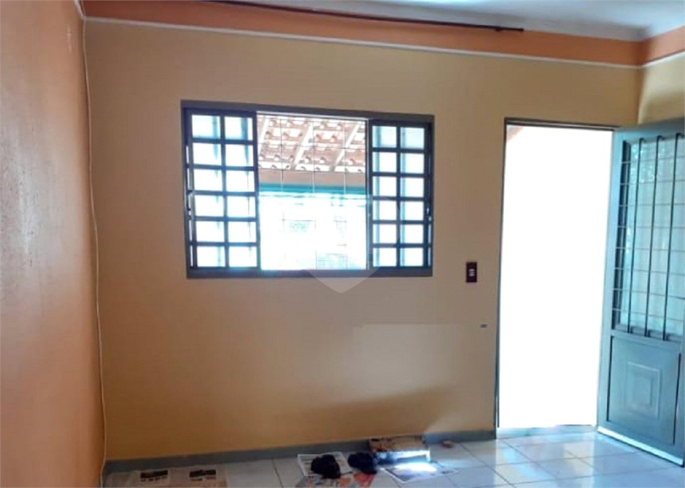 Casa Térrea com 2 dormitórios.