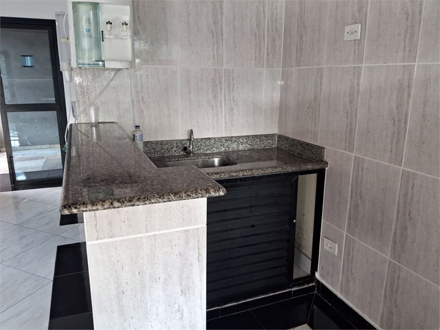 Apartamento Residencial à venda, Enseada, Guarujá - AP0900.