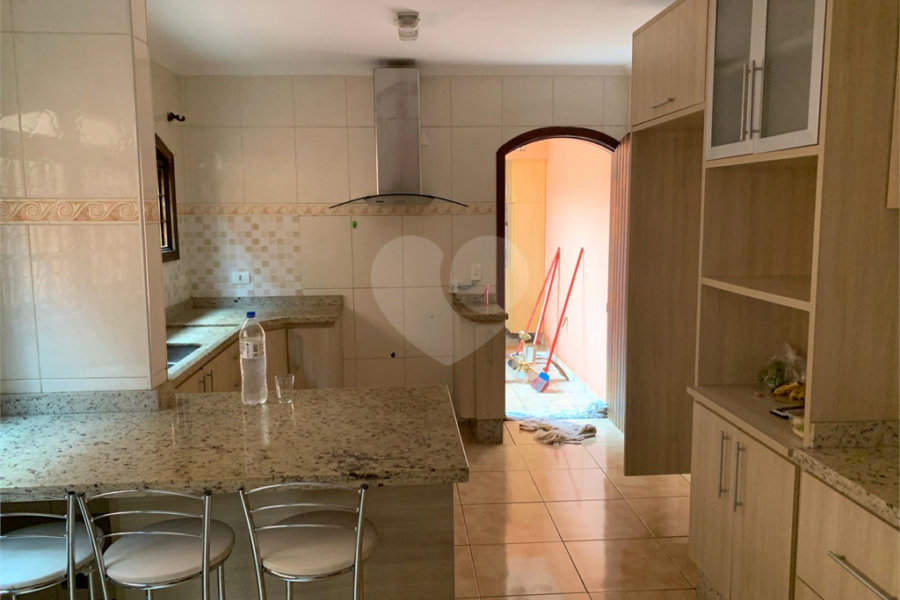Sobrado à venda com 3 quartos, sendo 1 suíte, em Tremembé, São Paulo, SP
