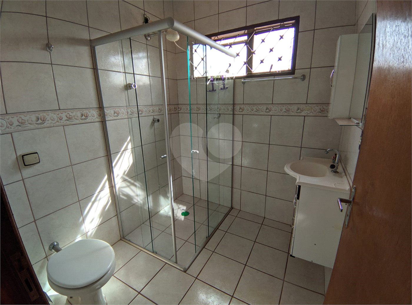 Casa à venda com 4 quartos, sendo 1 suíte, em Valentina Figueiredo, Ribeirão Preto, SP