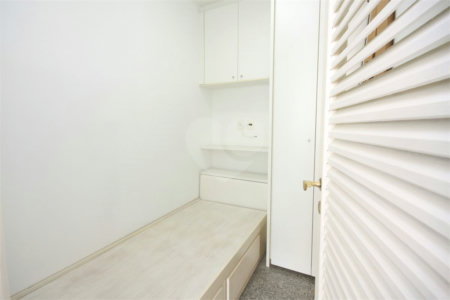 Apartamento à venda com 3 quartos, sendo 1 suíte, em Alto da Boa Vista, São Paulo, SP